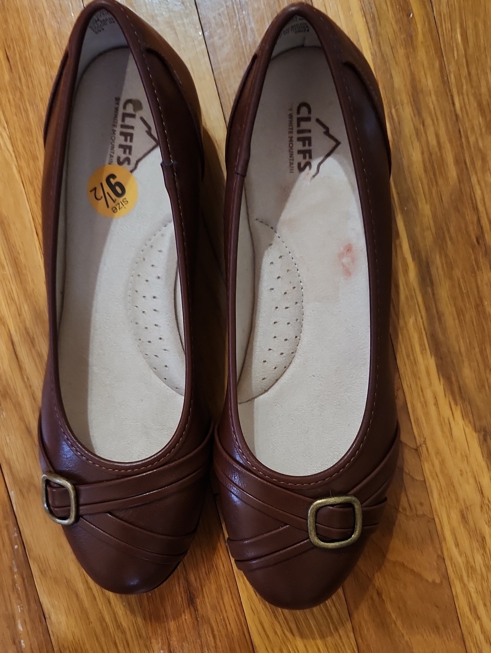 Cliffs by WHITE MOUNTAIN Brown Buckle Slip-On Ballet Flats NWT Size 9 1/2 M